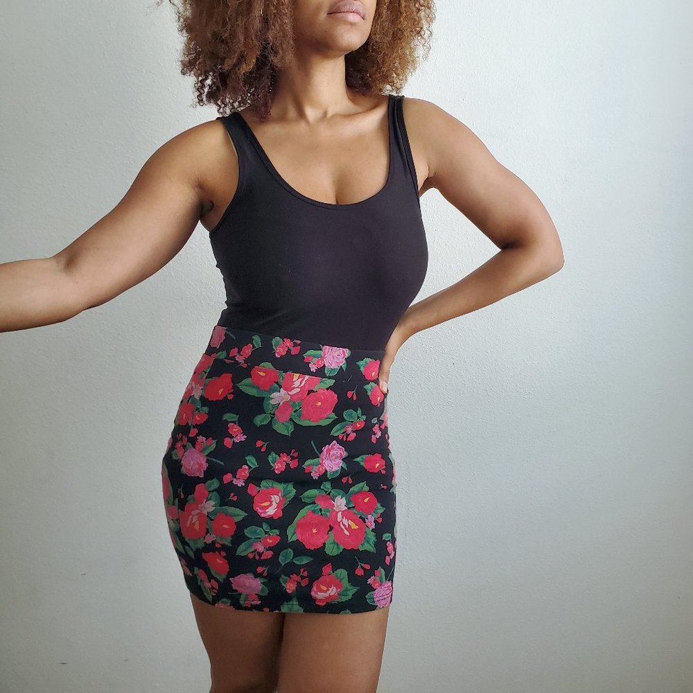Red Rose Graphic Print Mini Skirt